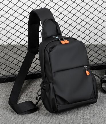 сумка объемная: ПРОДАЮ НОВУЮ,КАЧЕСТВЕННУЮ И ОЧЕНЬ СТИЛЬНУЮ СУМКУ/БАРСЕТКУ.НЕ