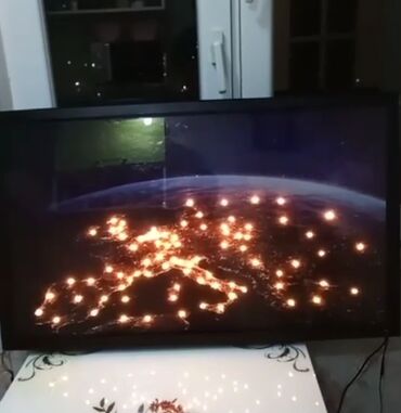 Digər ev dekoru: 100/50sm olcusu, Kosmosdan Planetin şəkili Işiqlarida var. Chatdirilma