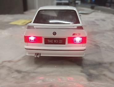 BMW M3 E30 model avtomobil maketi:[[DƏMİR]] - Miqyas: təxmini 1:18 -