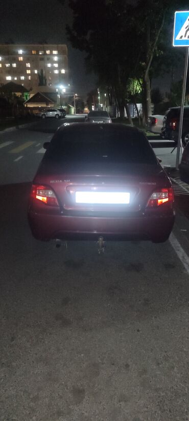 срочно срочно продам машину: Daewoo Nexia: 2010 г., 1.6 л, Механика, Бензин, Седан
