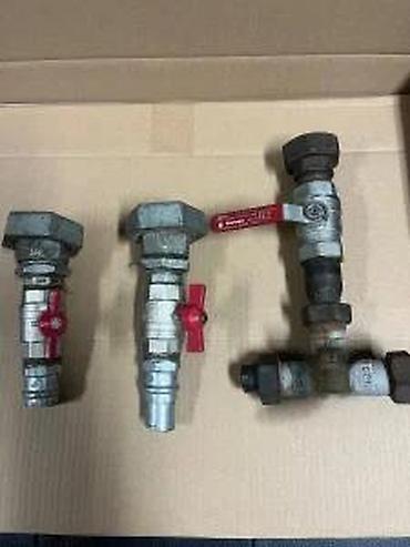 Ostale sanitarije: Industrijski set ventila i fitinga za gas/vodu Opis: - 2 kom — 5