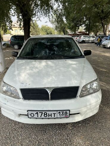 Mitsubishi: Mitsubishi Lancer: 2001 г., Седан