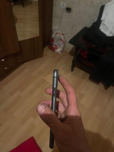 iphone 11 telefon: IPhone 11, 64 GB, Qara, Face ID — 6