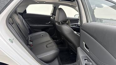 Hyundai: Hyundai Elantra: 2024 г., 1.5 л, Автомат, Бензин, Седан — 20