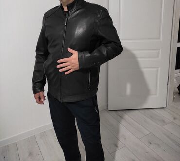 Мужская одежда: Куртка XL (EU 42), цвет - Черный