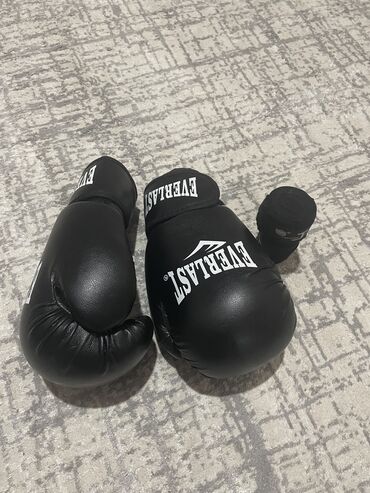 прорезыватель для зубов перчатка: Боксерские перчатки Everlast не оригинал, 10 юнц, черного цвета с
