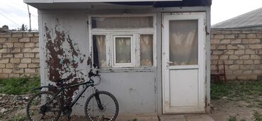 köşk satıcı: Təcili satılır! 10,11kv m sahəsi olan poladdan yığılmış hazır ev