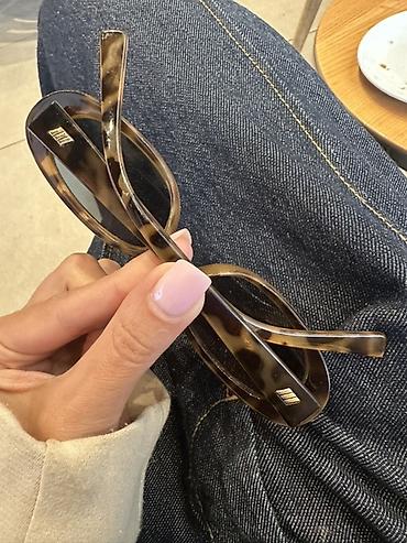Eynəklər: Le Specs gün eynəyi – oval çərçivə, tortoise (xallı) naxışlı — 2