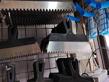 гладилка: Зубчатые шпатели/гладилки для отделочных работ. - Тип: металлическое — 1