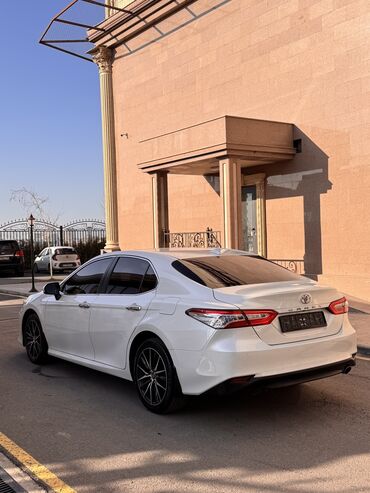 Toyota: Toyota Camry: 2021 г., 2.5 л, Автомат, Бензин, Седан — 4