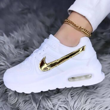Patike: Nike air max command patike

Novo
Brojevi 36 do 41 — 3