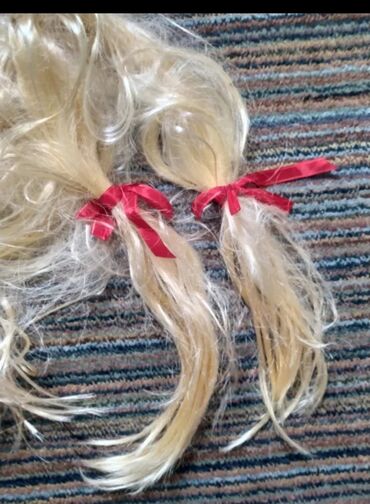 Perike i klipse: Prodajem periku za razne svečanosti,da mašnicamamože i za novu — 5