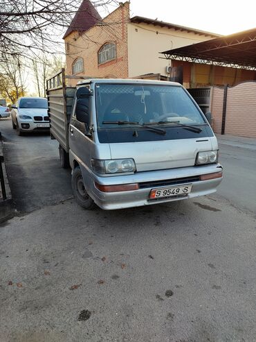 грузовые бус: Mitsubishi L300: 1987 г., 2.5 л, Механика, Дизель, Бус