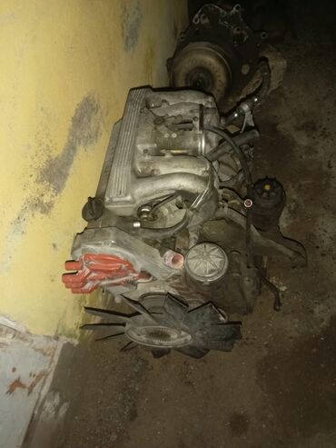 Motor üçün digər detallar: Bmw 1.8 m40 matoru zbor 
bmw aid ehtiyat hissələri var