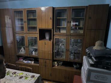 шфанер ссср: Продаю стенку белорусскую,хорошее состояние,25000 сомов,торг есть