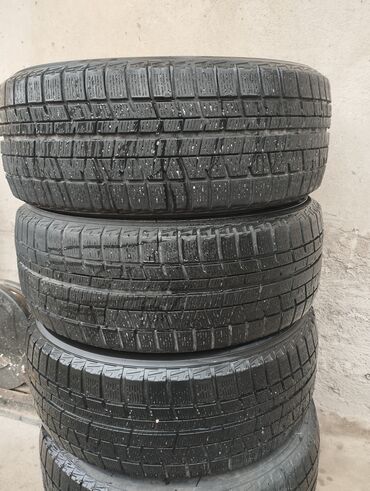 шины r14c: Шиналар 215 / 50 / R 17, Кыш, Колдонулган, Комплект, Жеңил унаалар, Yokohama