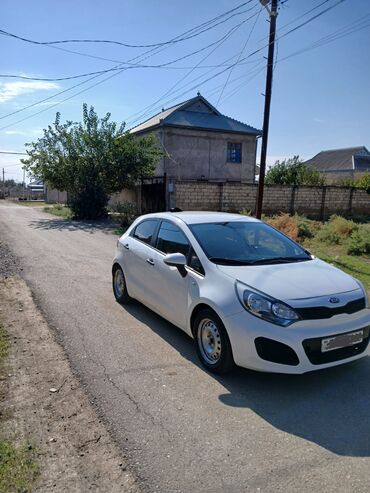 Kia: Kia Rio: 1.2 l | 2012 il Hetçbek — 2
