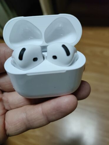 Qulaqcıqlar: Yeni airpods islenmeyib ssdece qutusu acilub 60 manata satilir isdeyen