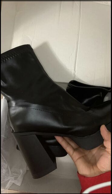 черные классические лаковые лодочки: 👠 Идеальная пара для стильных образов! ✔ Демисезонные туфли на