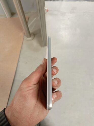 150 manata telefonlar: Samsung Galaxy A33 5G, 128 ГБ, цвет - Белый, Гарантия, Отпечаток пальца, Две SIM карты