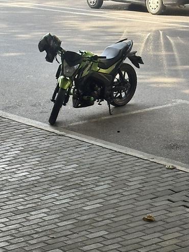 kawasaki ninja h2r: Model: Skymoto Express 200 (naked/street) Rəng: parlaq yaşıl-qara — 2