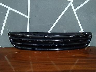 Решетки радиатора: Решетка радиатора 2000 г., Б/у, Оригинал — 18