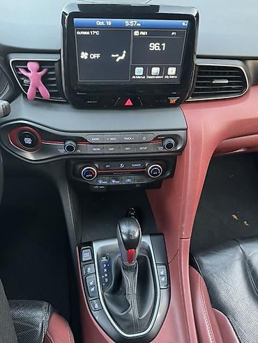 4: Hyundai Veloster: 2020 г., 1.4 л, Автомат, Бензин, Хэтчбэк — 9