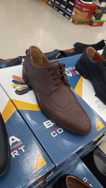 Ayaqqabılar: Kişi və qadın üçün müxtəlif üslubda komfort ayaqqabılar kolleksiyası — 19