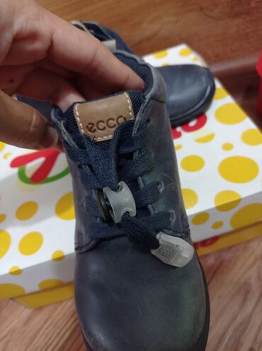Детская обувь: Оригинал EGGO кожа размер 25, состояние отличное цена 1200сом