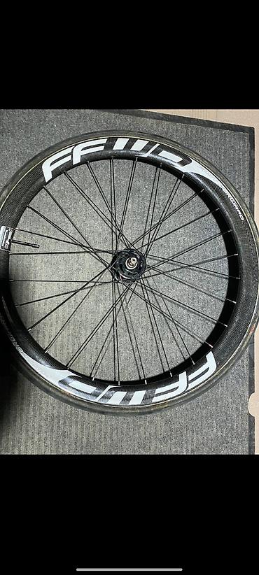 карбоновые колеса: Пара шоссейных колес FFWD F4R Carbon clincher Материал обода: карбон — 2