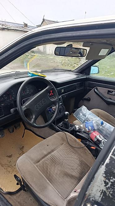 Другие автомобили: Легковой автомобиль седан, белый. Кузов: - 4 двери, классический — 7