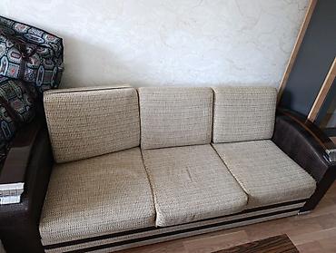 ustol ustul: 3 nəfərlik divan - Klassik dizaynlı, 3 yastıqdan ibarət oturacaq və — 1