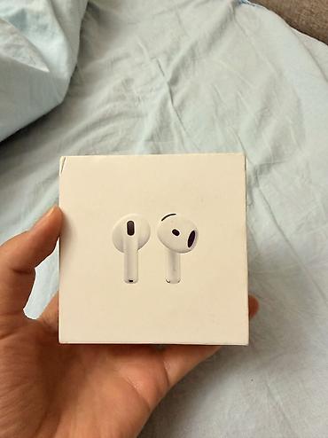 Наушники: Новый эйрподс 4 поколения оригинал ! Пару раз носила получала в — 9
