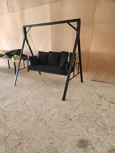 taxt mebel: Metall konstruksiyalı yelləncək skamya - Möhkəm polad çərçivə: toz — 2