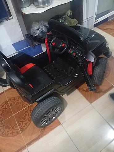 plas kisi: Uşaq üçün elektrikli minik maşını - Korpus: qara rəng, SUV tipli — 4