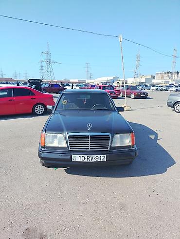 Mercedes-Benz E 200: 2 l | 1991 il Sedan