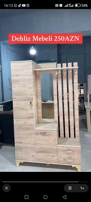 Dolablar: Açılan, 3 qapılı Düz dolab, Dəhliz dolabı — 9