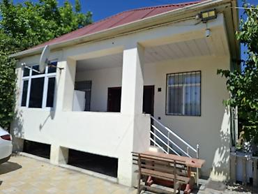 mingəçevirdə evlər: Satılır: həyət evi - Ümumi görünüş: Açıq eyvanlı, bir mərtəbəli ev; — 1