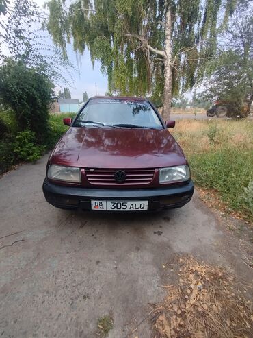 автомобиль мерс: Volkswagen Vento: 1993 г., 1.8 л, Механика, Бензин, Седан