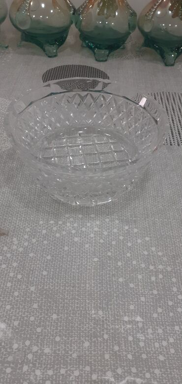 Konfet qabları: 2 ədəd oval formada meyvə qabı + 3 ədəd lodka formada . Hər biri 5azn — 3