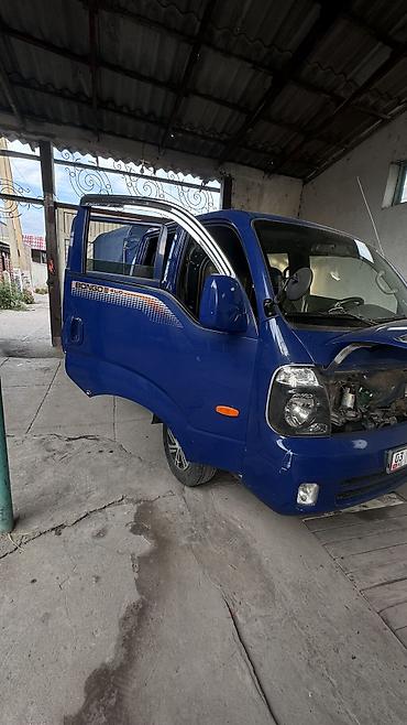 кен булун: Kia BONGO: 2013 г., Кол менен иштөөчү, Пикап — 1