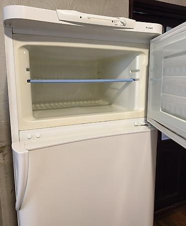 usta cantasi: İşlənmiş 2 qapılı Indesit Soyuducu Satılır, rəng - Ağ — 3