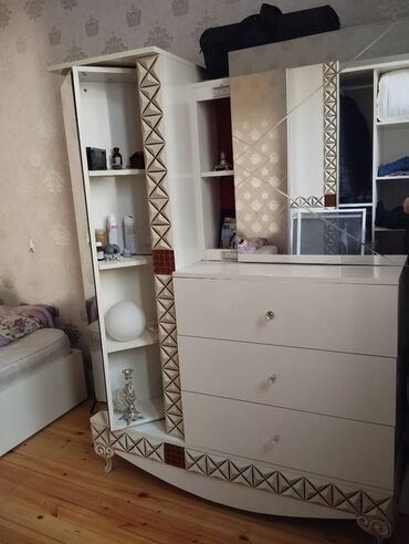 Divan və masa dəstləri: Güzgülü