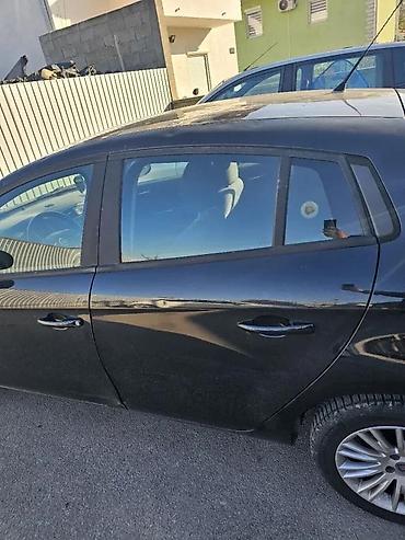 camper beograd: ZADNJA DESNA VRATA CRNA FIAT BRAVO 3 | Zadnja desna vrara Fiat — 1