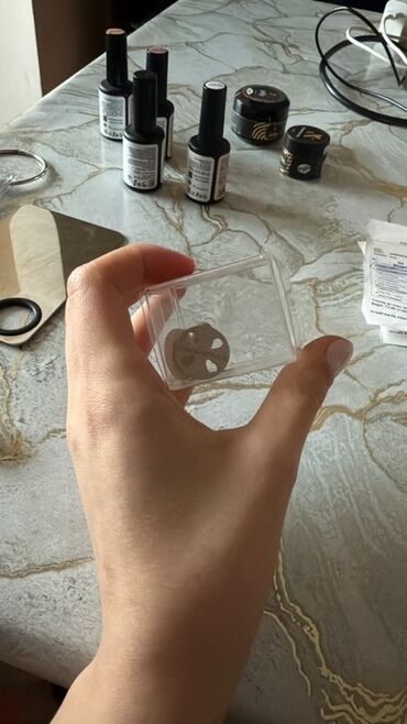 Manikür, pedikür aparatları: Manikür üçün avadanlıq dəsti tək tək də satılır hər biri Tərkib: - — 41