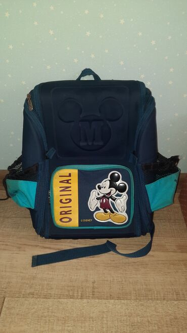 сумка школьные: Школьный фирменный рюкзак в нормальном состоянии 1-4 класс. лёгкий