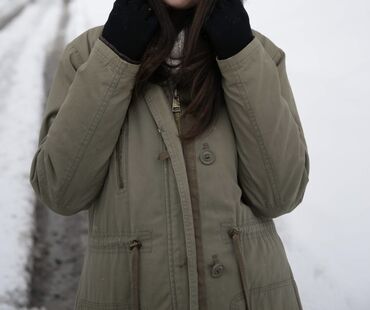 toxunma jaket modelleri: Qadınlar üçün qış üst geyimləri tək- tək satışdadır. Yeni kimidir hər