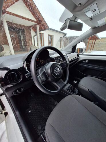 Volkswagen: Volkswagen Up: 1 l | 2016 г. Hečbek — 1