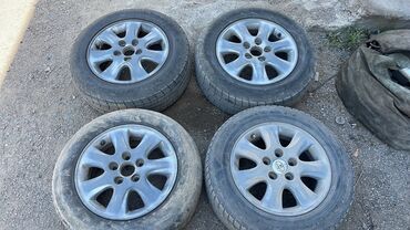 215 60 17 зимние: Размер 15 с резиной Комплект из четырех автомобильных колес в сборе с