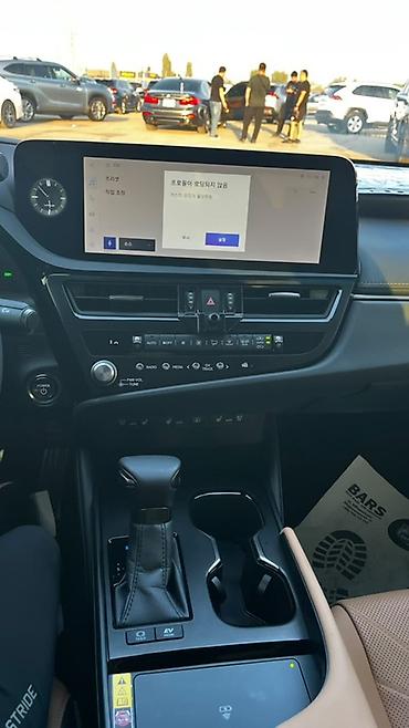 lexus ls 500 v8: Lexus ES: 2023 г., 2.5 л, Автомат, Гибрид, Седан — 6